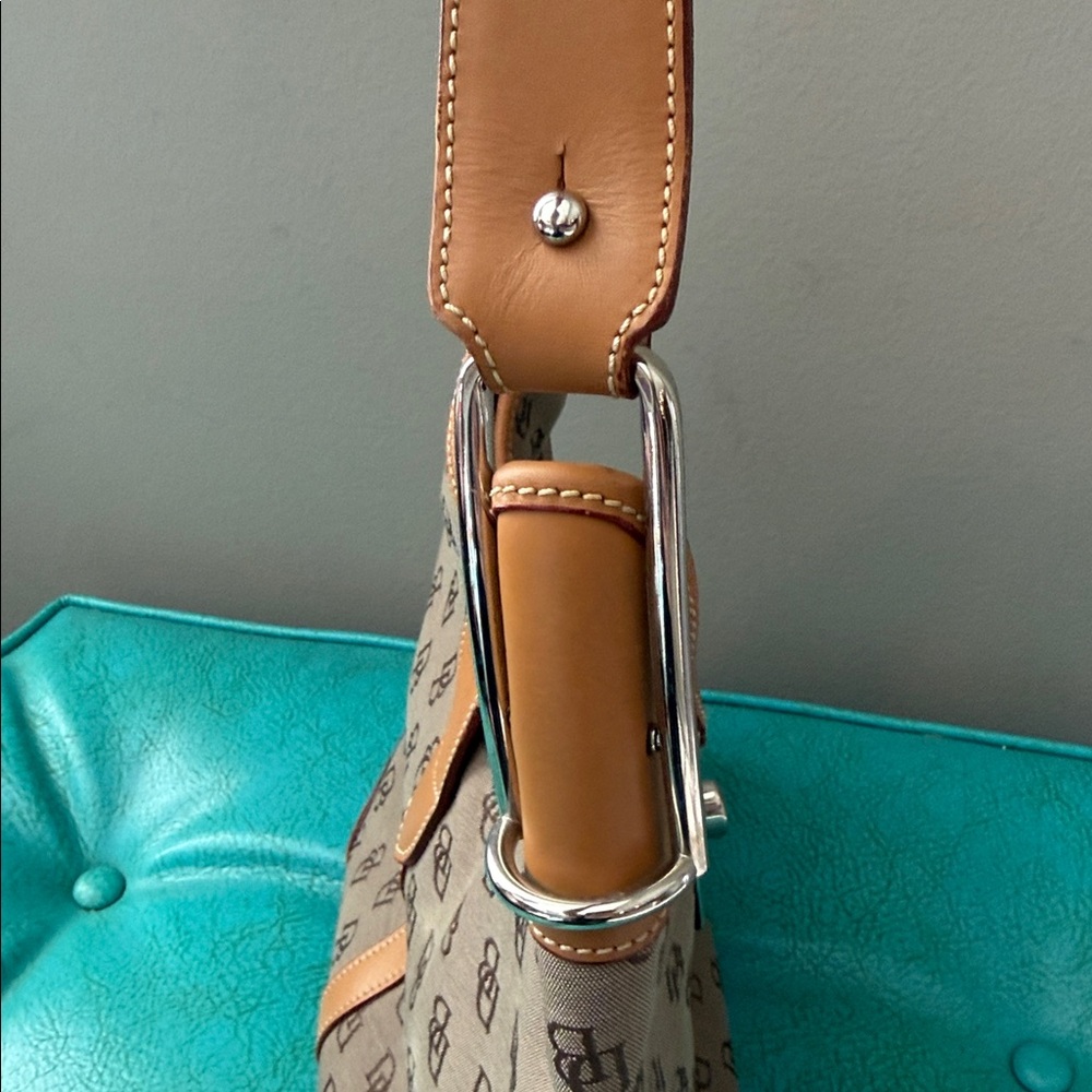 Vintage Dooney & Bourke Signature Crescent Canvas Logo Shoulder Bag Classic Y2K - Picture 11 of 16